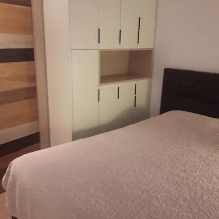 Apartment Kamena 6 *