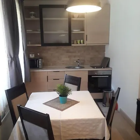 Kamena 6 Apartment *