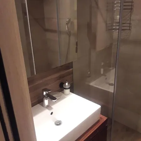 Apartment Kamena 6 *
