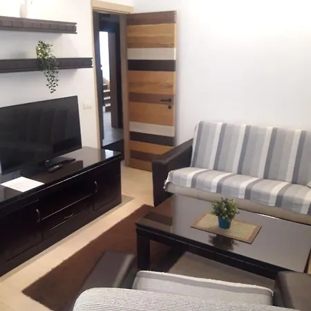 Apartment Kamena 6 *