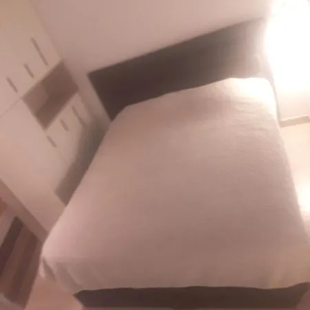 Apartment Kamena 6 *
